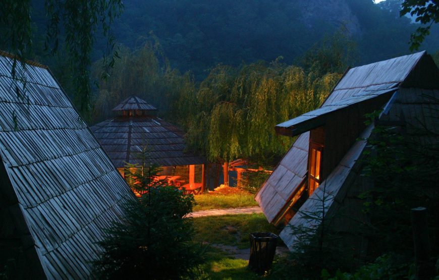 Arrangement A6 – Trekking  and Rafting in Tara Canyon (3 days / 2 nights)